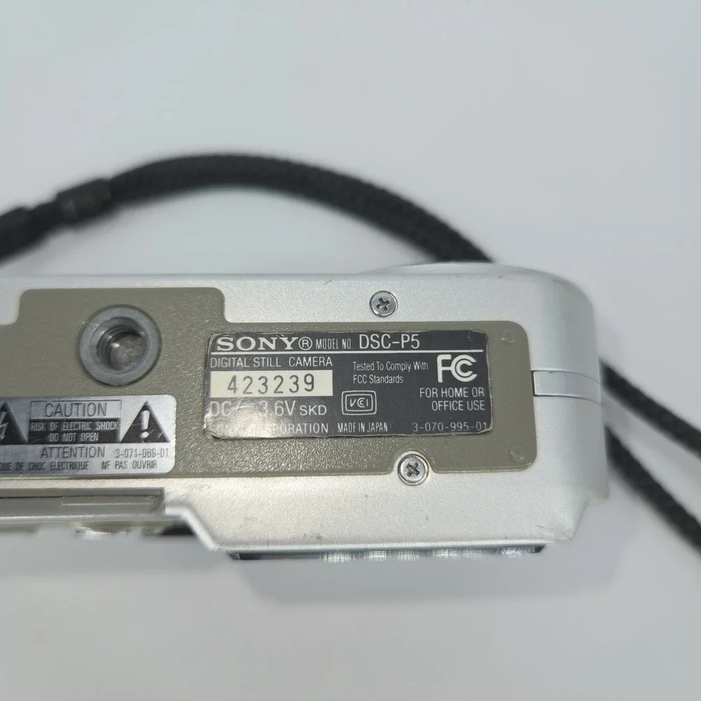 Sony Cyber-shot DSC-P5 3.2MP Digital Camera Japan 423239 6X Zoom Stick Untested